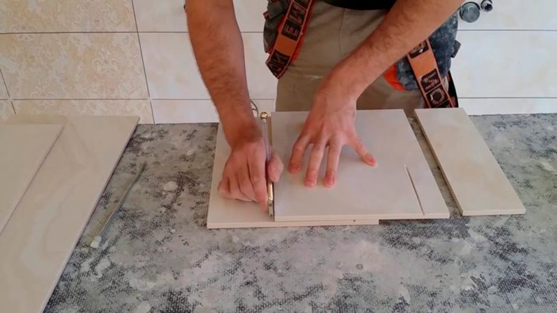 Как резать плитку стеклорезом